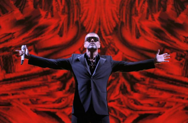 Kolegovia na sociálnych sieťach smútia za spevákom Georgeom Michaelom