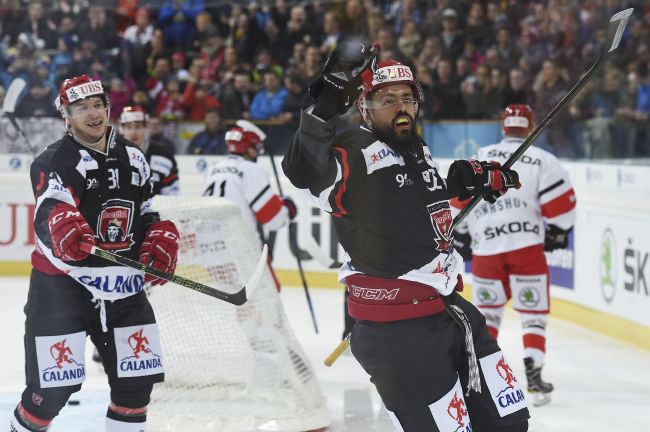 Spengler Cup: Kukumberg dvojgólový, skóroval aj Čajkovský