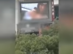 Video: Mesto ostalo v šoku, keď sa na billboarde objavili tieto zábery