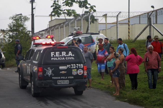 Brazília: Počas vzbúr ušlo 184 väzňov, polícia zatiaľ chytila 48 z nich