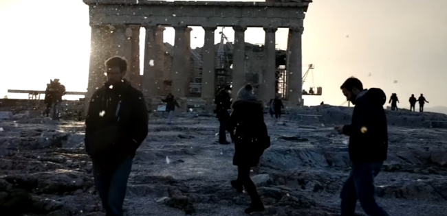 Video: Zima v Grécku. Akropolu pokryl sneh, na Kréte 15-stupňový mráz