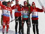 VIDEO: Nóri uchmatli triumf v biatlonovej štafete Rusom