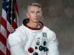 Zomrel astronaut česko-slovenského pôvodu