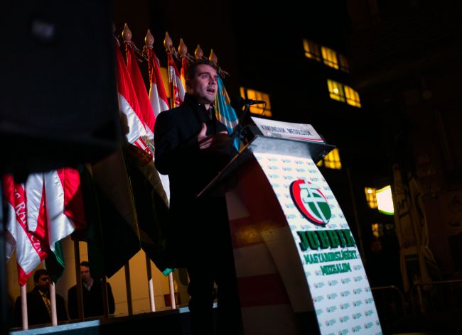 Jobbik chce zakotviť do ústavy boj proti korupcii