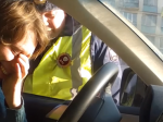 Video: Malá plyšová hračka úplne odrovnala ruského policajta