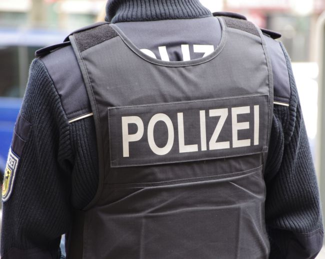 Zadržali možného komplica mladíka, ktorý plánoval útok v Rakúsku