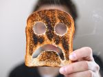 Spálený toast a dlho uskladňované zemiaky vás môžu zabiť