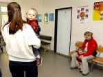 Pre prudký nárast chrípky odporúča RÚVZ zákaz návštev v nemocniciach