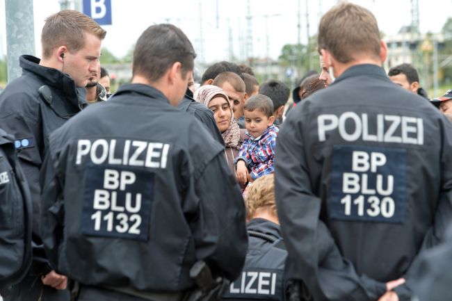 Nemecká vláda vyplatí viac peňazí azylantom, ktorí sa dobrovoľne vrátia domov