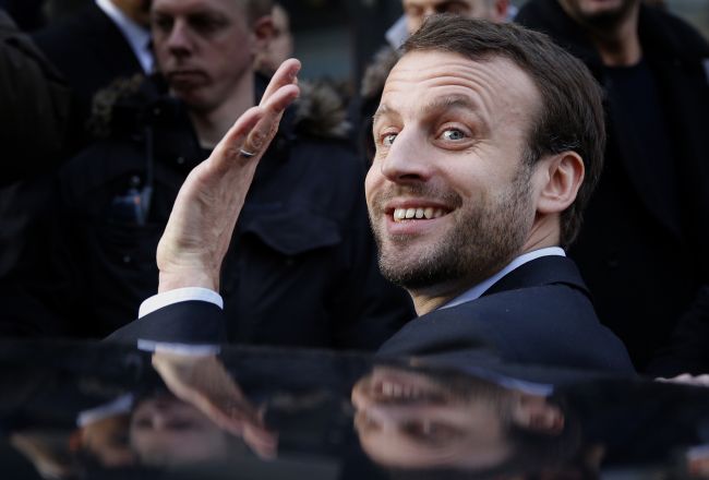 Vo francúzskych prezidentských voľbách zrejme zvíťazí Emmanuel Macron
