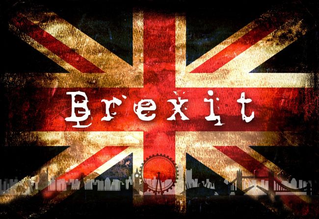 Poslanci odhlasovali vládny návrh zákona o brexite