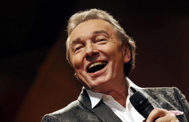 Karel Gott sa od rakoviny ešte nevrátil za volant, potrebuje novú prehliadku