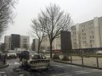 Počas násilných protestov v Paríži zadržala polícia 26 ľudí