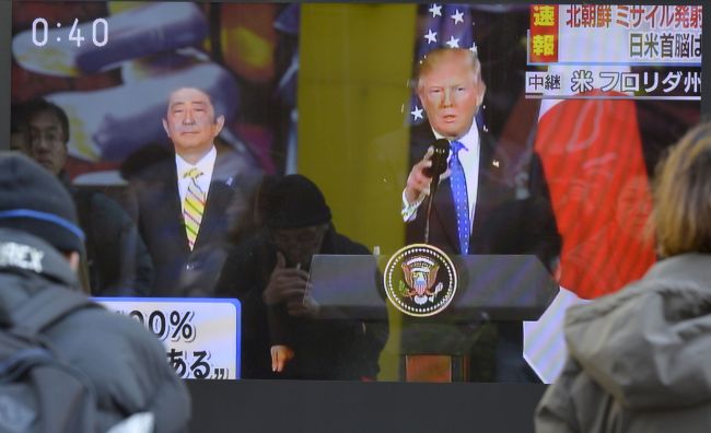 Trump a Abe odsúdili odpálenie severokórejskej balistickej strely