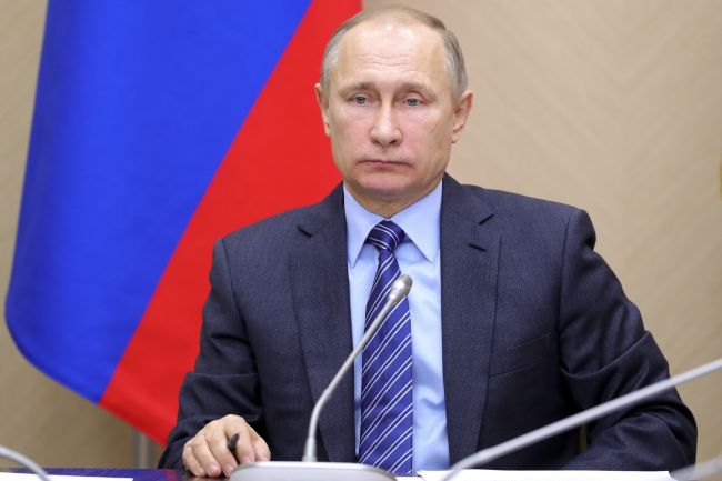 Putin podpísal dekrét uznávajúci dokumenty vydané separatistami na Ukrajine