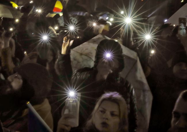 Tisíce ľudí protestovali proti rumunskej vláde 20. deň po sebe