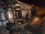 Pri zrážke nákladných áut zahynul 33-ročný vodič z Poľska