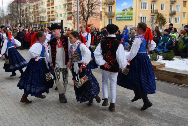 Dnes večer sa podľa tradície končia fašiangy, Popolcovou stredou sa začína pôst