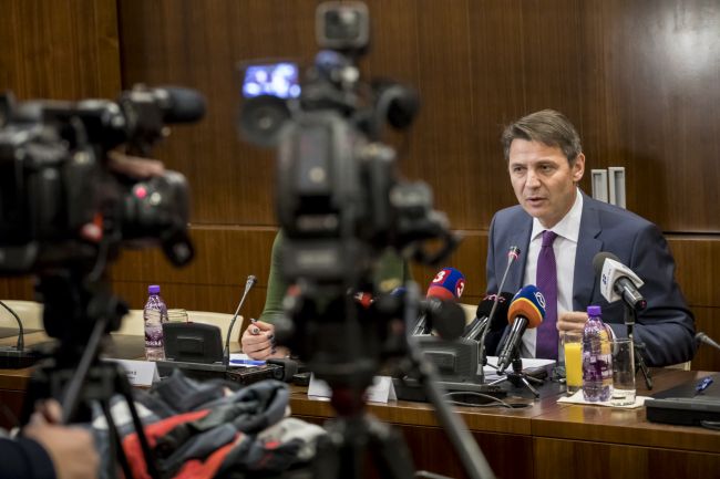 Primátor Bratislavy predloží poslancom pôvodný návrh celoplošného zákazu herní