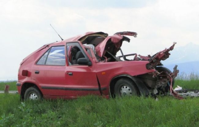 Auto šoféroval 16-ročný chlapec, haváriu neprežil