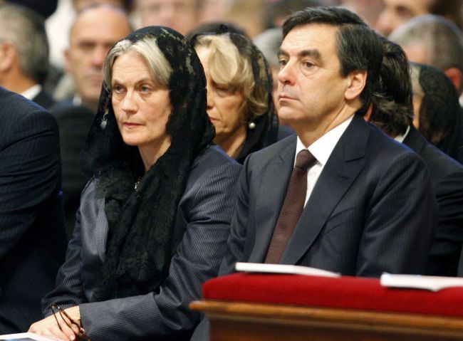 Fillonova manželka tvrdí, že predložila dôkazy o svojej práci pre manžela