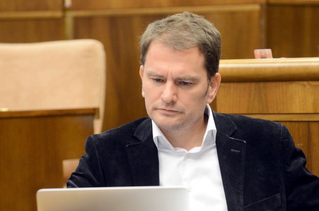 OĽaNO-NOVA: Šetrenie na sekretárkach by VšZP nepomohlo odstrániť dlh