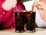 Spôsobuje pitie sladených nápojov cukrovku?