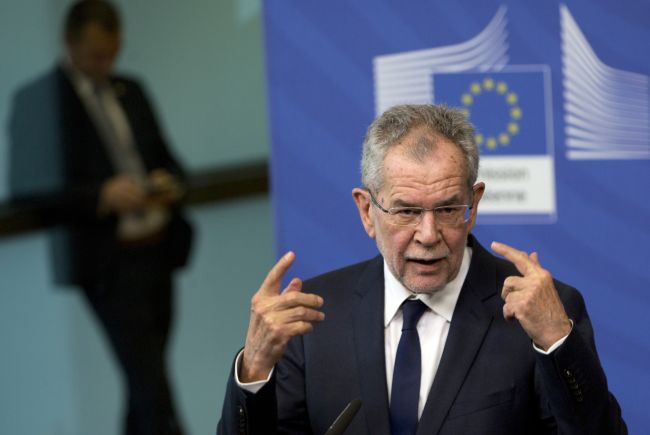 Rakúsky prezident Van der Bellen sa podrobil úspešnej operácii pruhu