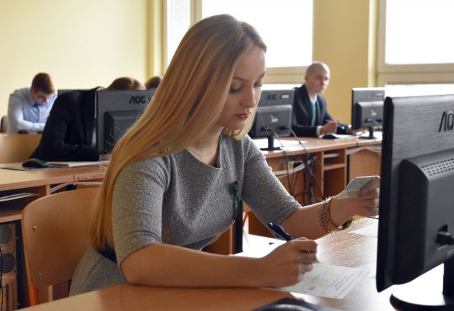 Začínajú sa písomné maturity, študentov dnes potrápi slovenčina