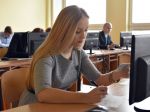 Začínajú sa písomné maturity, študentov dnes potrápi slovenčina