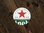 Maďarsko chce zakázať používanie červenej hviezdy v logu pivovaru Heineken