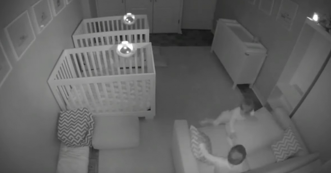 Video: Rodičia nemohli uveriť vlastným očiam. Toto sa dialo za dverami detskej izby!