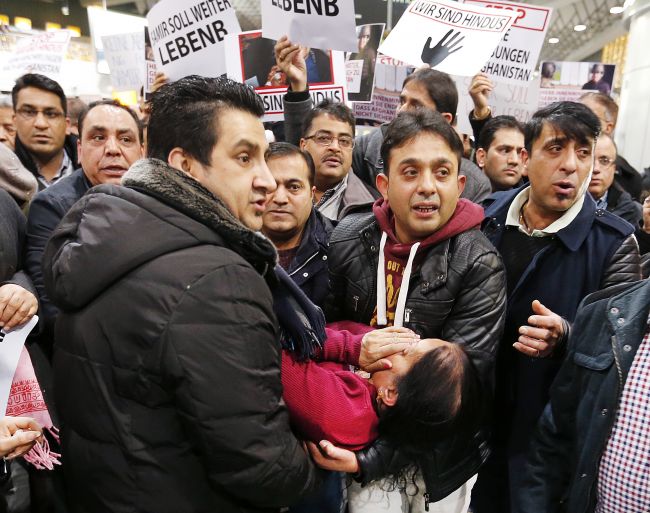 Rakúsko zvyšuje platbu pre migrantov, ktorí sa dobrovoľne vrátia do vlasti