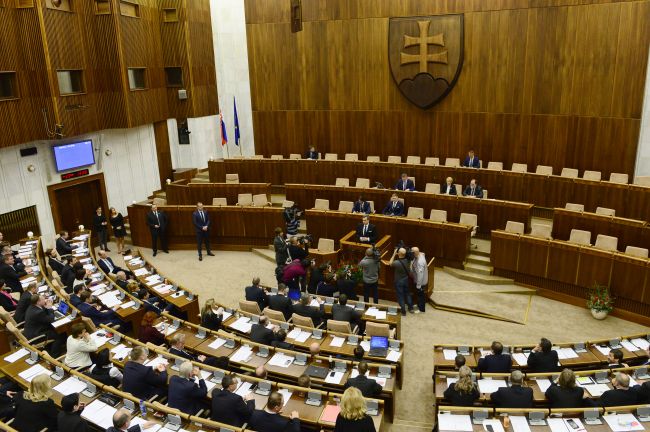 Opozícia víta zmeny pri programovom výbere, navrhuje však aj ďalšie zmeny