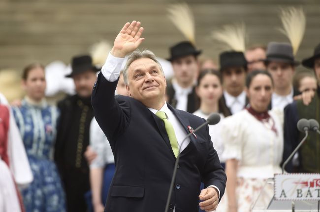 Zotrvanie Orbána chce 48%, zmenu vlády si želá 43% Maďarov