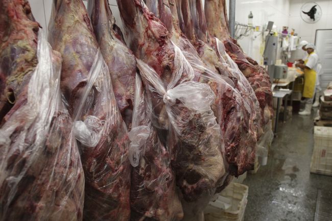 Hlavný hygienik SR vyzval dočasne nepoužívať mäso z Brazílie