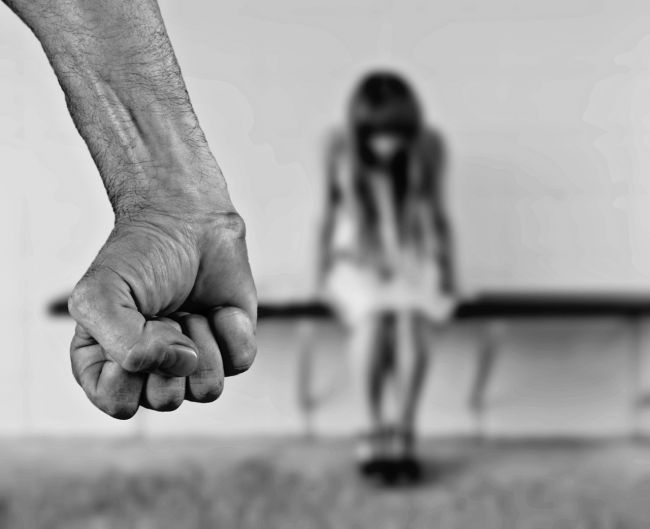 13-ročné dievča obvinilo osem učiteľov z hromadného znásilňovania