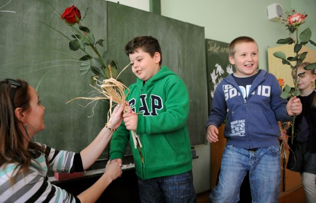 Deň učiteľov je sviatkom pedagógov v Česku i na Slovensku