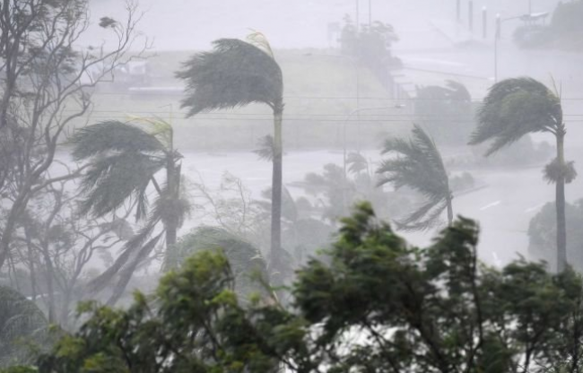 VIDEO: Pobrežie austrálskeho štátu Queensland zasiahol silný cyklón Debbie