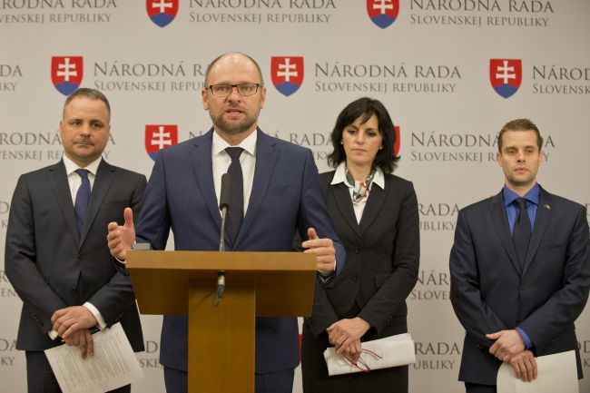 Klus, Droba, Kaščáková potvrdili kandidatúru na predsedov VÚC