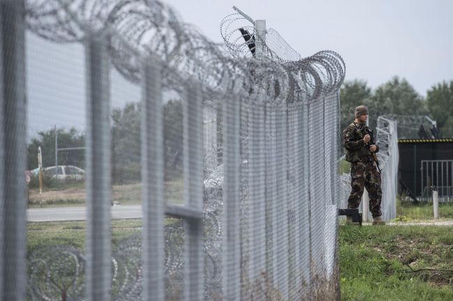 Maďarský expert: Nemožno tvrdiť, že migrácia automaticky vedie k terorizmu
