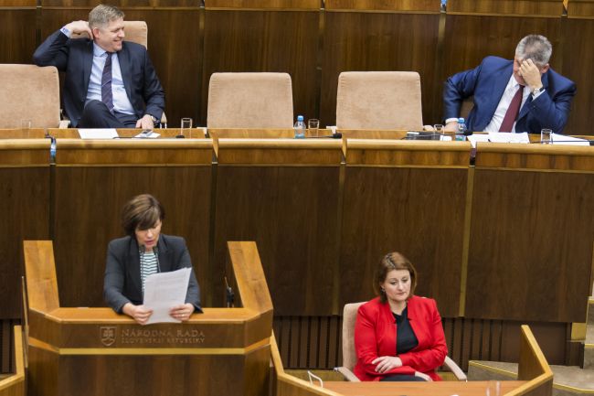 SMER-SD: Opozícia má deštruktívny charakter, Boris Kollár by sa mal vzdať mandátu