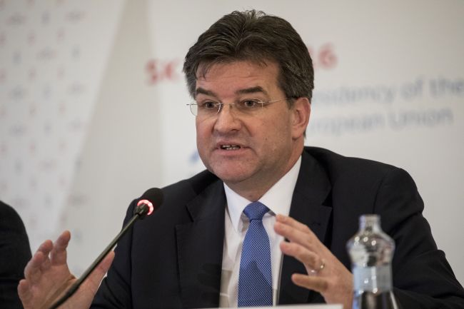 LAJČÁK: Zásah USA v Sýrii je snahou predísť ďalšiemu použitiu chemických zbraní