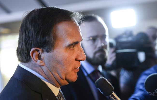 Švédsky premiér oznámil zadržanie jednej osoby po útoku s autom v Štokholme