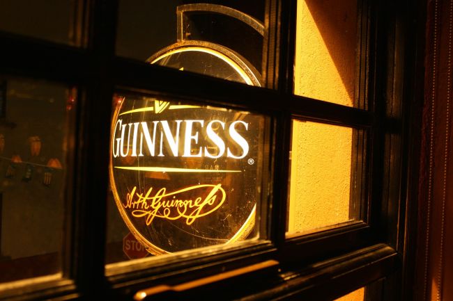 Brexit môže skomplikovať výrobu piva Guinness