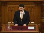 Maďarská opozícia: Áder nie je legitímny prezident, plní len požiadavky Fideszu