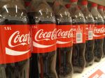 Spoločnosť Coca-Cola pobúrila aktivistov a čelí vlne kritiky