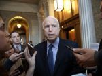 McCain: USA môžu zastaviť Asada aj Islamský štát