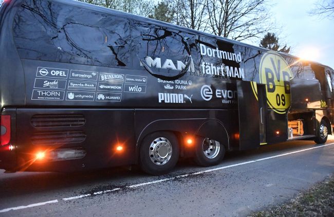 Po útoku na autobus Borussie vyšetrujú islamistické i ultraľavicové pozadie