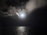 Trump mohol na raketovom útoku na Sýriu zarobiť
